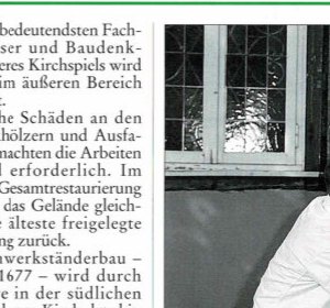 Malermeister Wilfried Riewe beim Ausmalen der Gefache (Foto: Ingbert Drews)