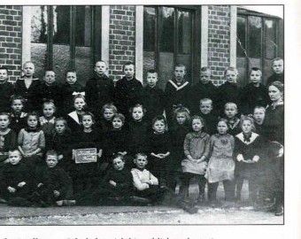 Ein Klassenfoto eines Isselhorster Schuljahrgangs aus jener Zeit.