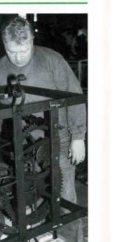 Restauriertes Räderwerk der alten Kirchturmuhr