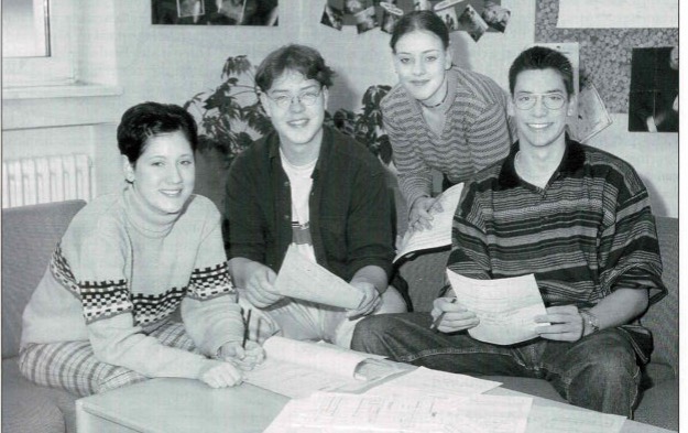 Das junge 'Meinungsumfrager'-Team: Jasmin Zensen, Jonah Bethlehem, Nora Bethlehem, Guido Baumann