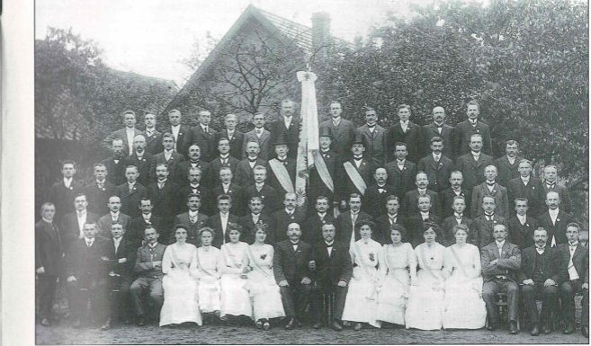 Fahnenweihe 1911 des Gesangvereins Isselhorst