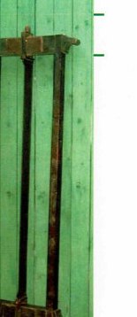 Nahaufnahme der Rahmen- bzw. Gestellsäge mit verstellbarem Sägeblatt
