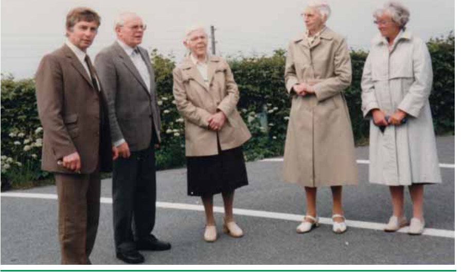 Marga Haneke sowie ein Gruppenfoto einer gemeinsamen Wanderung mit Wilfried Hanneforth, Herrn Haneke, den Schw