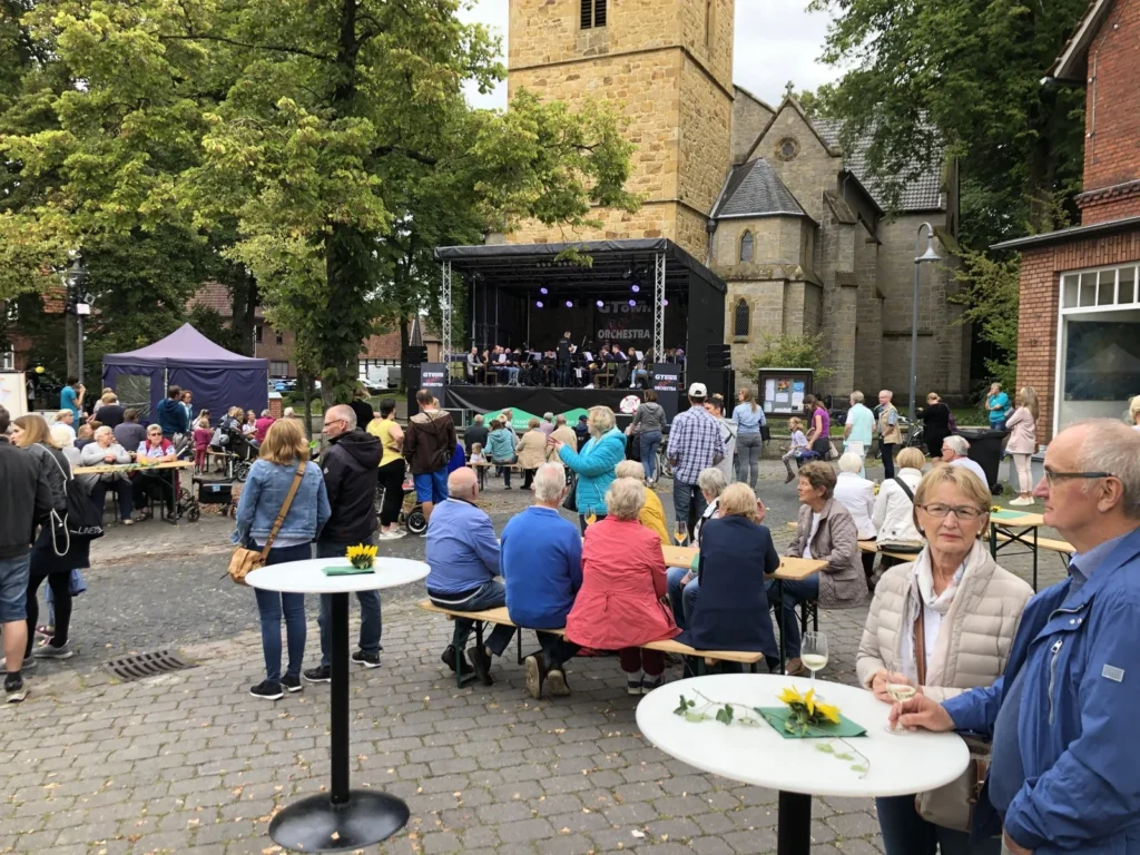 Konzert auf dem Kirchplatz