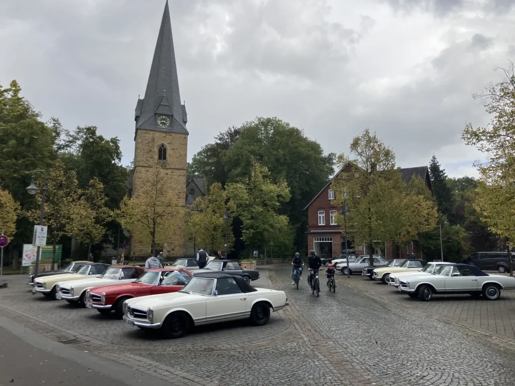 Oldtimertreffen auf dem Kirchplatz